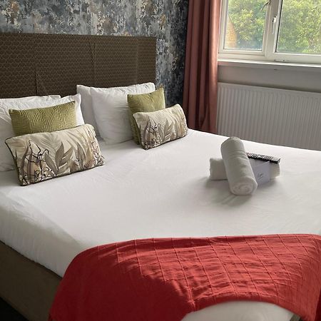 דירות לונדון R1 Superking Sized Bed & 65" Tv On The Wall In Clapham מראה חיצוני תמונה