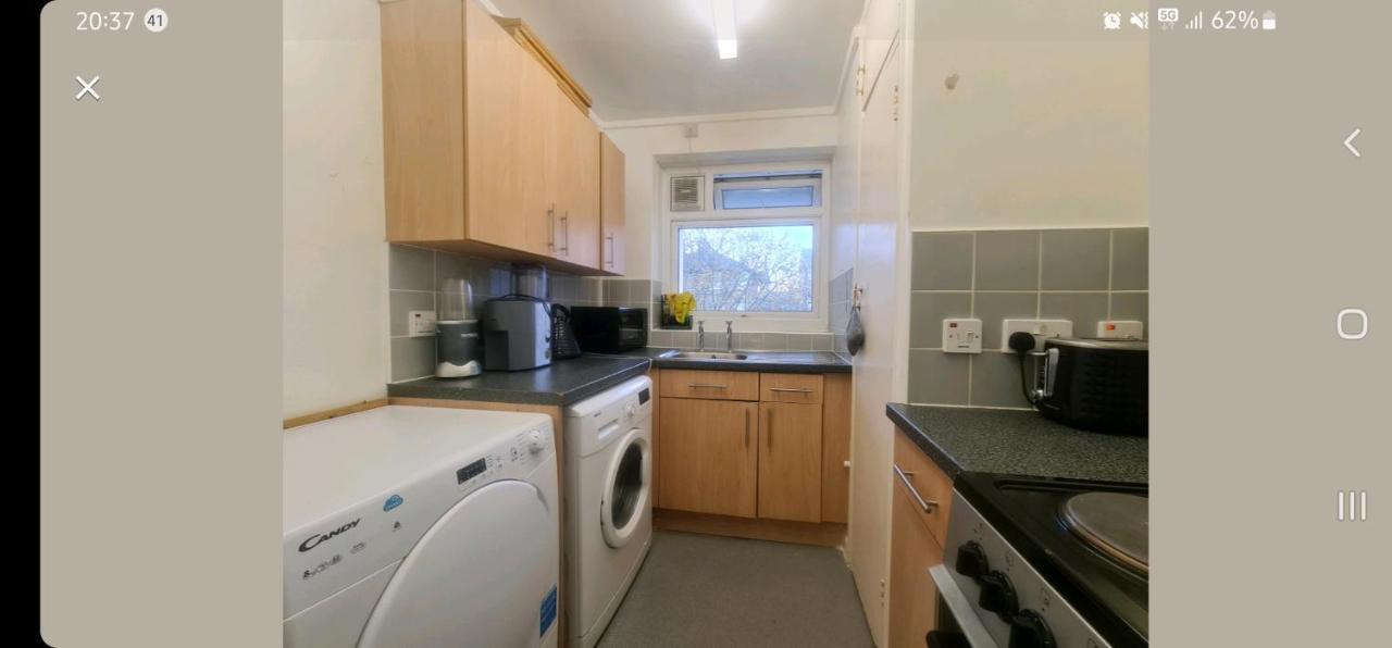 דירות לונדון R1 Superking Sized Bed & 65" Tv On The Wall In Clapham מראה חיצוני תמונה