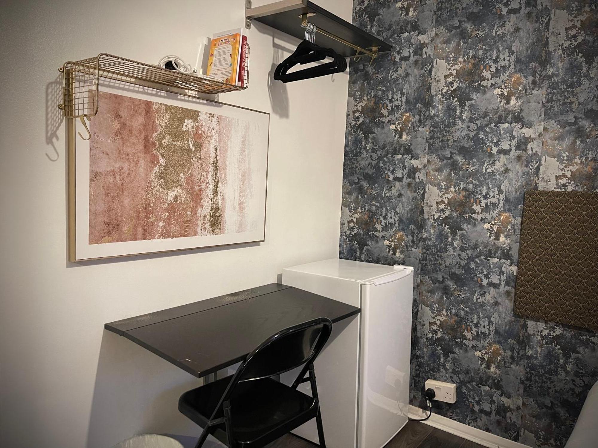 דירות לונדון R1 Superking Sized Bed & 65" Tv On The Wall In Clapham מראה חיצוני תמונה