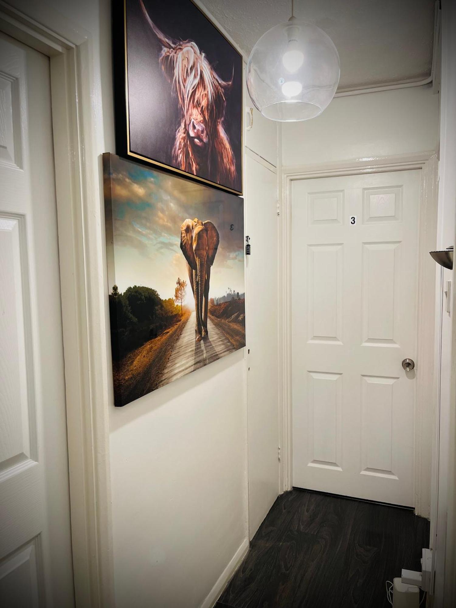 דירות לונדון R1 Superking Sized Bed & 65" Tv On The Wall In Clapham מראה חיצוני תמונה