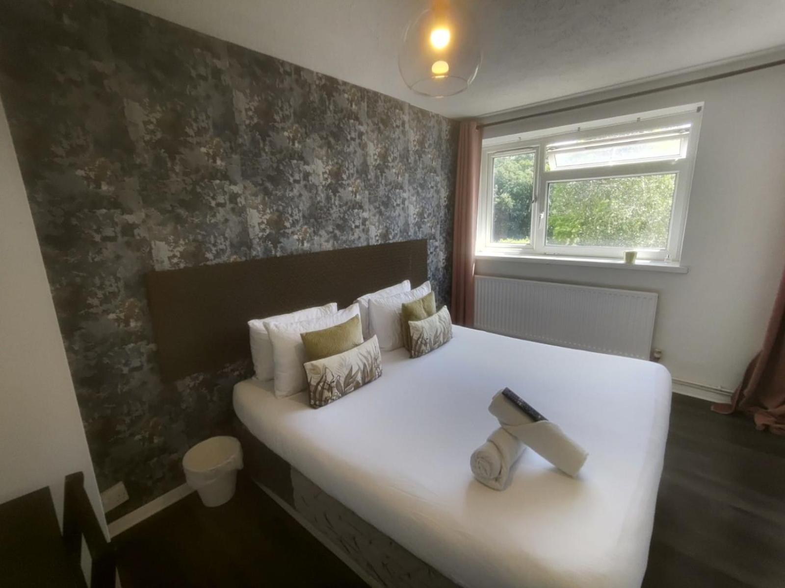 דירות לונדון R1 Superking Sized Bed & 65" Tv On The Wall In Clapham מראה חיצוני תמונה