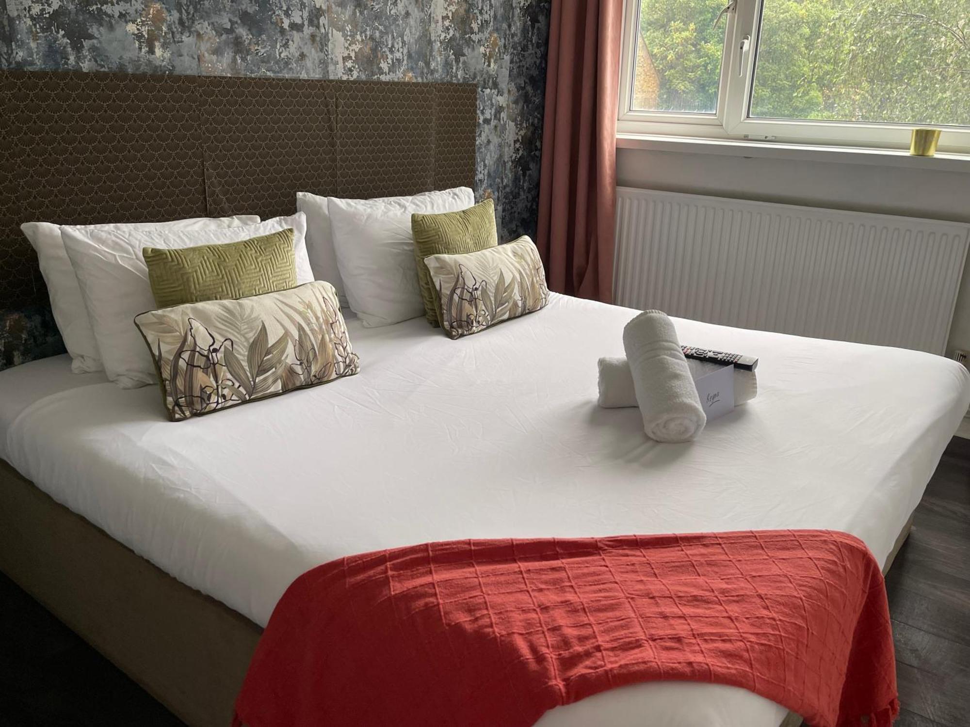 דירות לונדון R1 Superking Sized Bed & 65" Tv On The Wall In Clapham מראה חיצוני תמונה